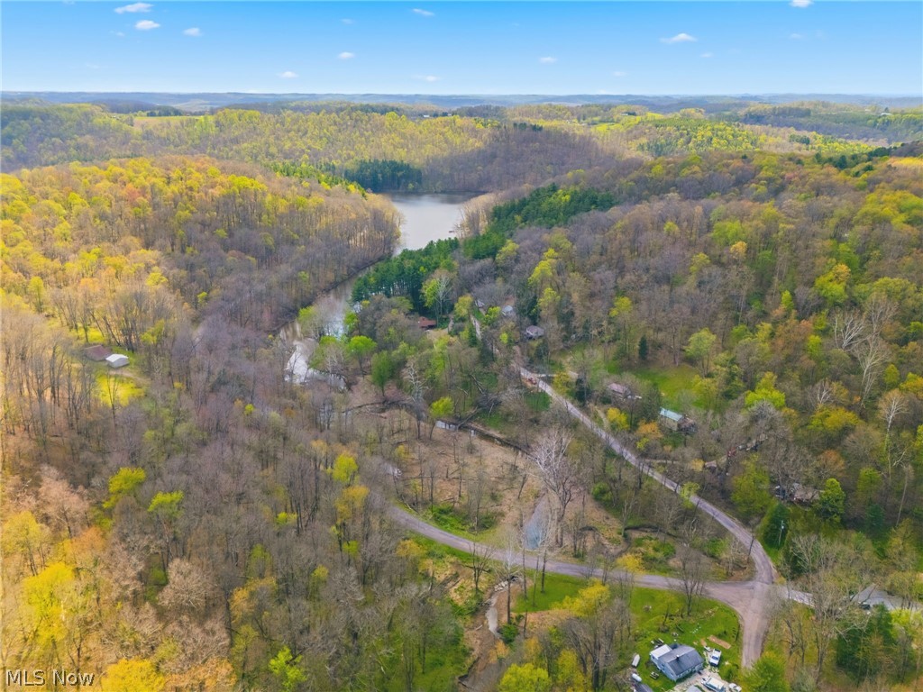 7166 Dove Road Southwest Carrollton, OH 44615 - Photo 4 of 17