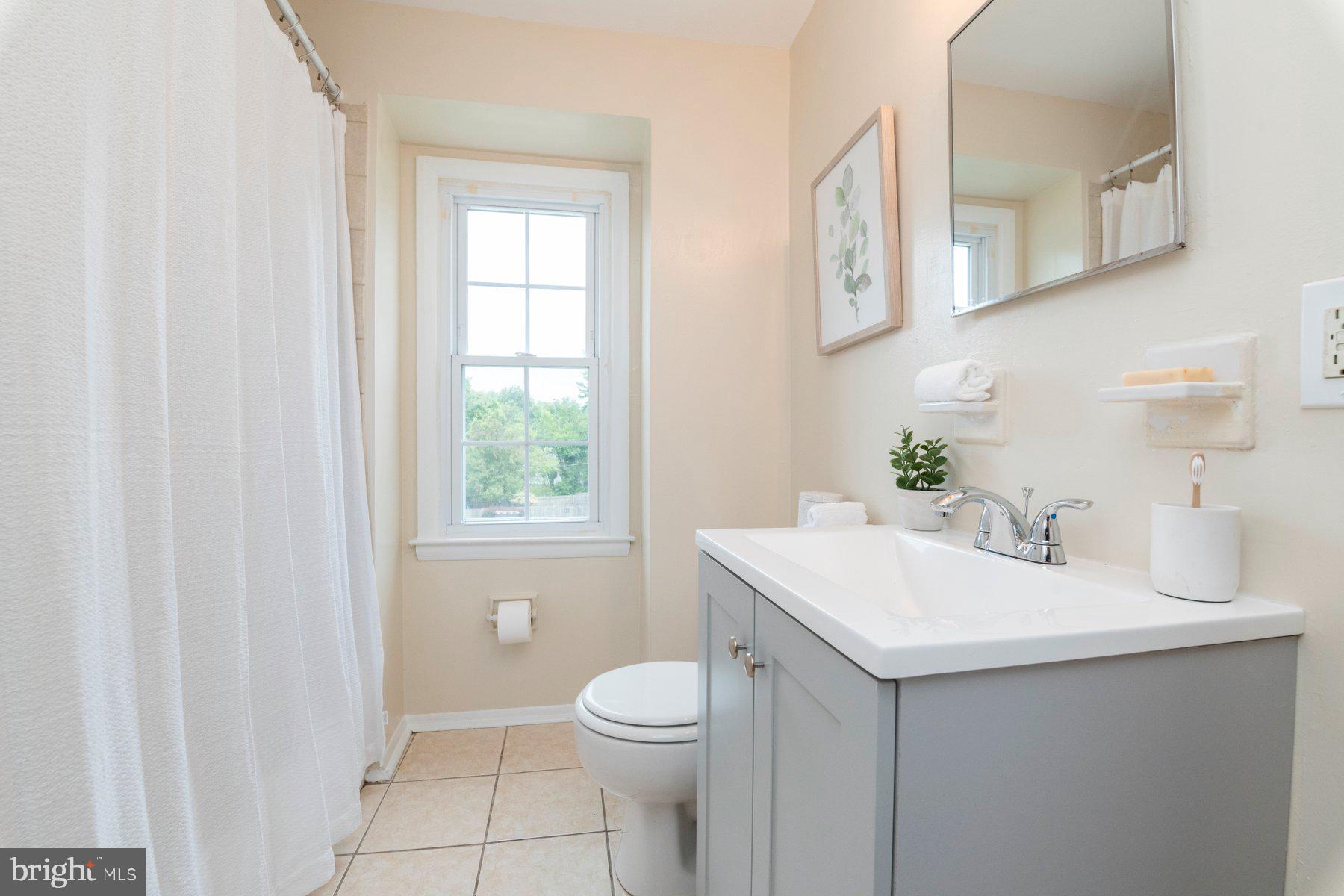 5711 Van Dyke Road Baltimore, MD 21206 - Photo 12 of 25