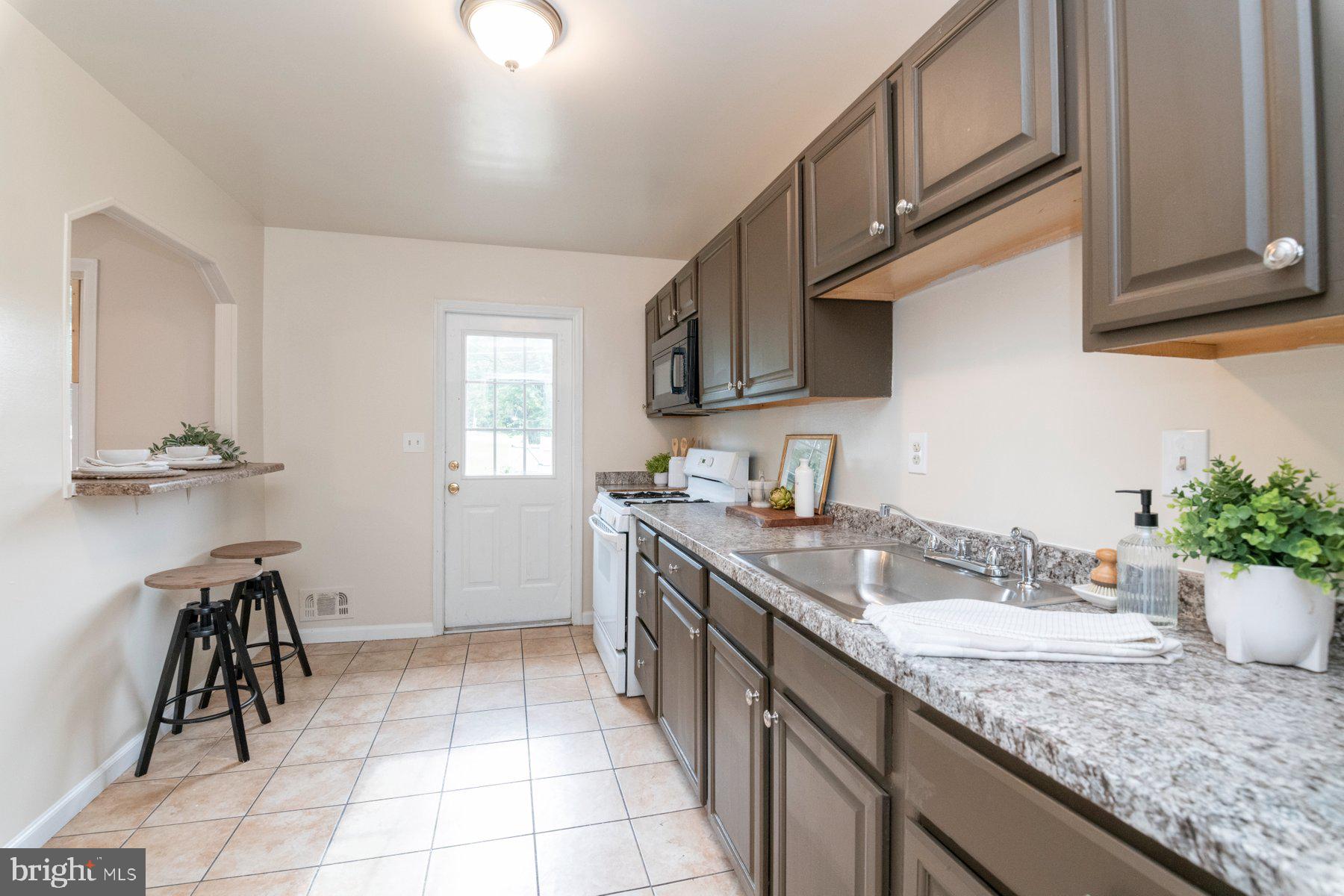 5711 Van Dyke Road Baltimore, MD 21206 - Photo 4 of 25