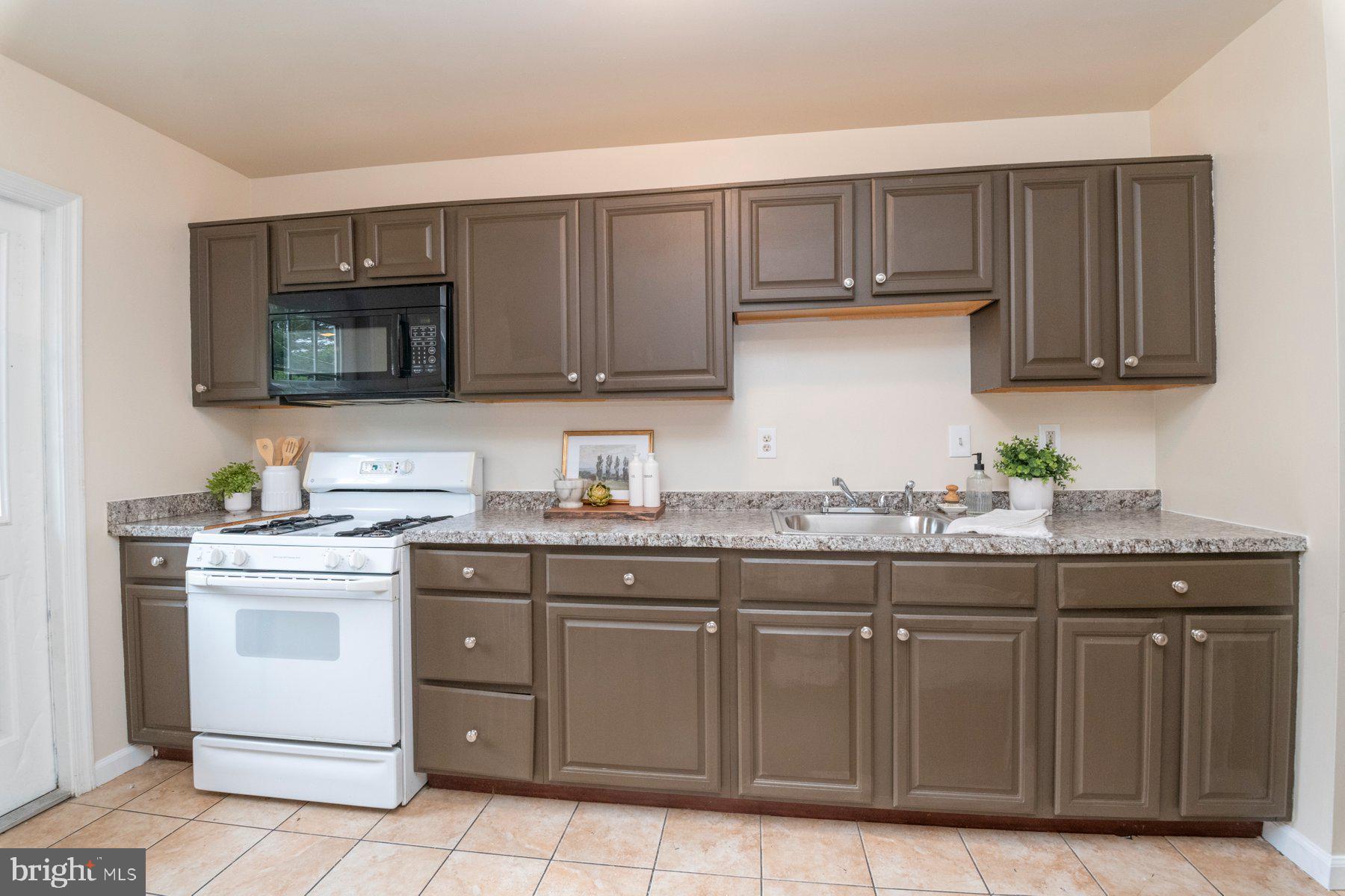 5711 Van Dyke Road Baltimore, MD 21206 - Photo 5 of 25