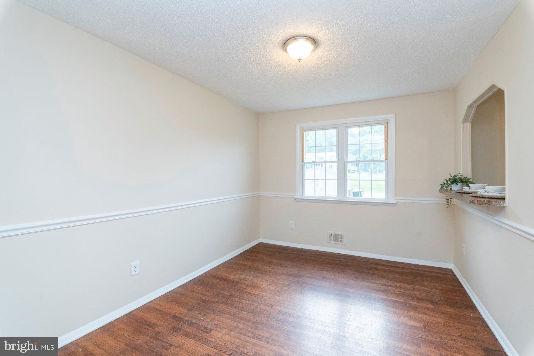 5711 Van Dyke Road Baltimore, MD 21206 - Photo 6 of 25