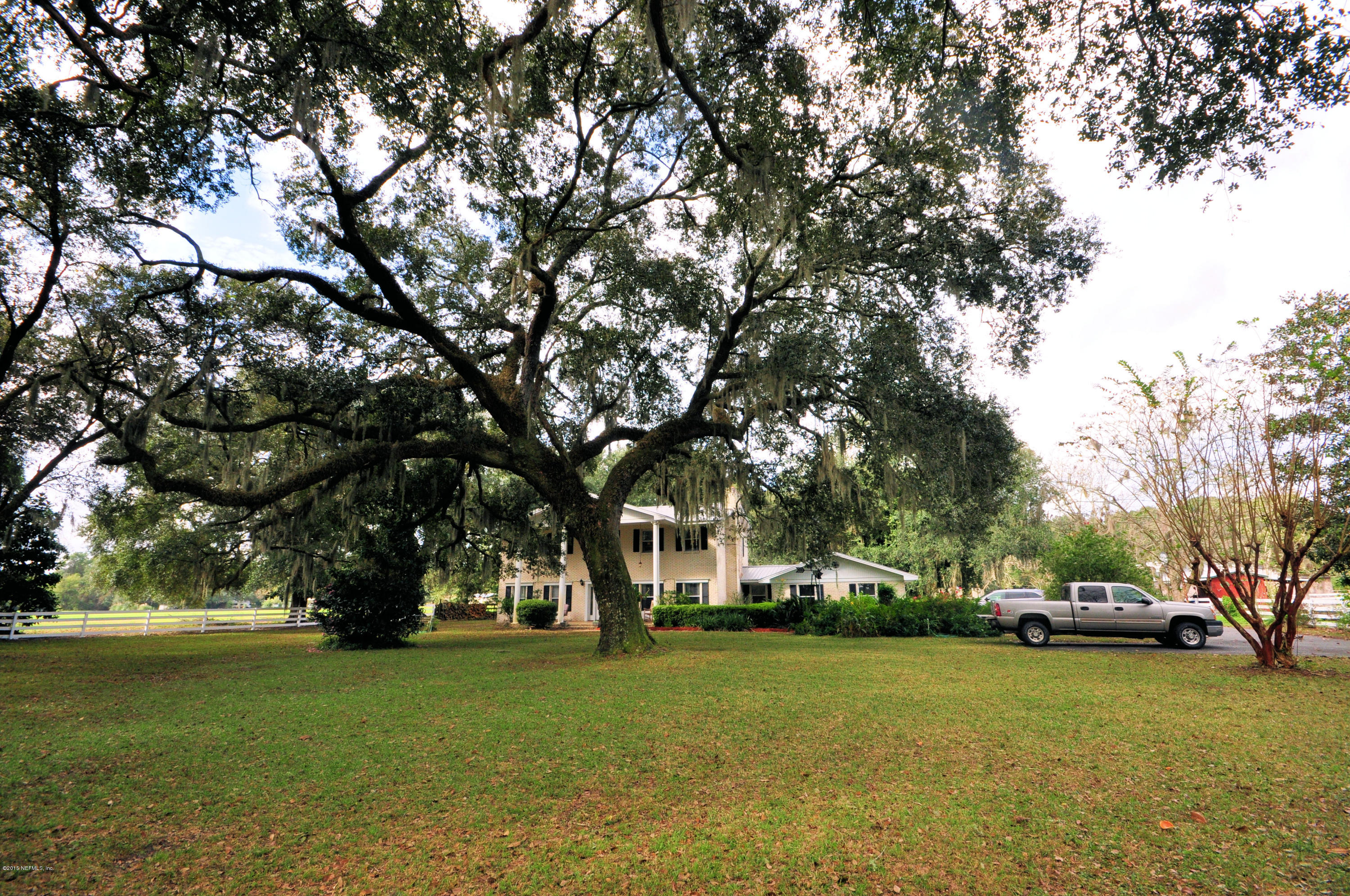 273904 Murrhee Road Hilliard, FL 32046 - Photo 53 of 63 Oaks lining up in Front Yard
