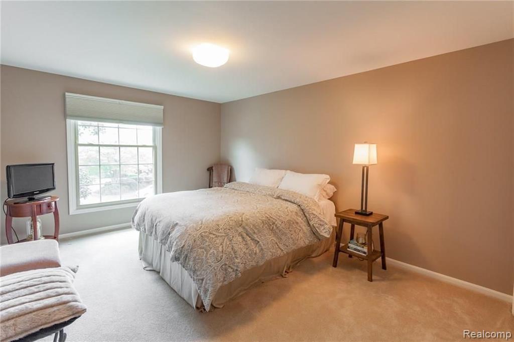 338 Lake Forest Road Rochester Hills, MI 48309 - Photo 26 of 28