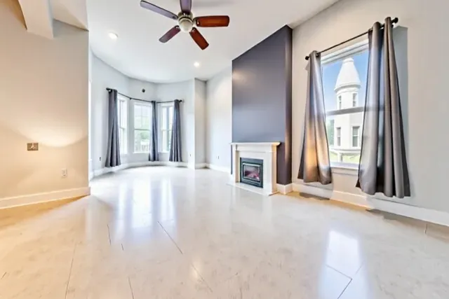 $599,000 | 2058 West Washington Boulevard, Chicago, IL 60612