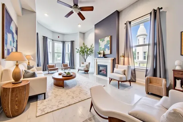 $599,000 | 2058 West Washington Boulevard, Chicago, IL 60612