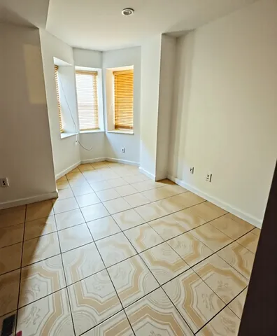 $599,000 | 2058 West Washington Boulevard, Chicago, IL 60612