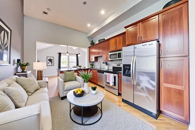 $599,000 | 2058 West Washington Boulevard, Chicago, IL 60612