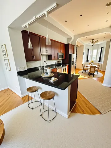 $599,000 | 2058 West Washington Boulevard, Chicago, IL 60612