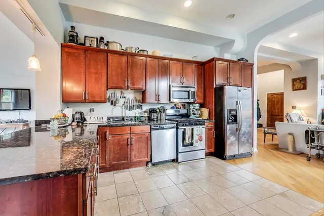 $599,000 | 2058 West Washington Boulevard, Chicago, IL 60612