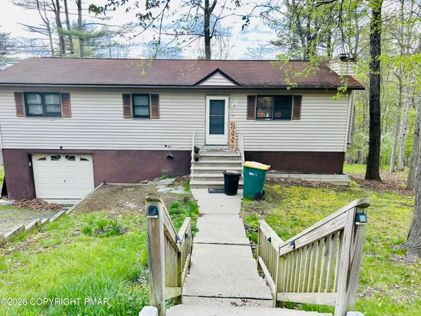 $1,950 | 5081 Pine Ridge Road North, East Stroudsburg, PA 18302