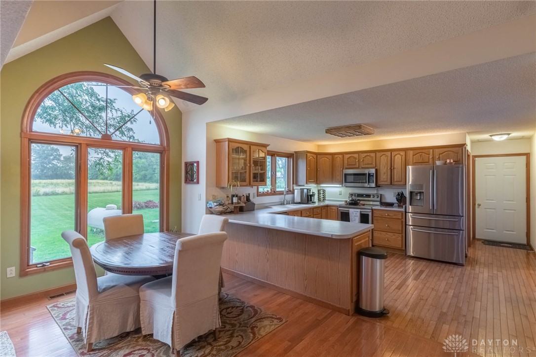 12075 Eagle Road New Lebanon, OH 45345 - Photo 6 of 37 Gallery Image 6