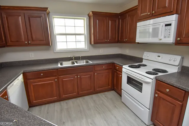 $220,000 | 202 Northside Drive, Barnesville, GA 30204