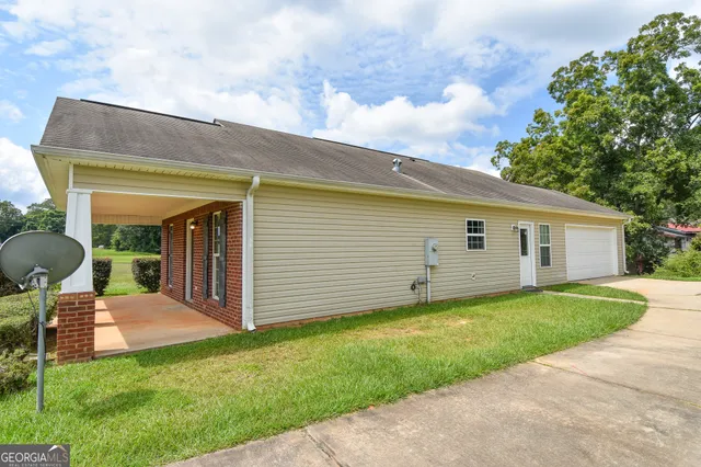 $220,000 | 202 Northside Drive, Barnesville, GA 30204