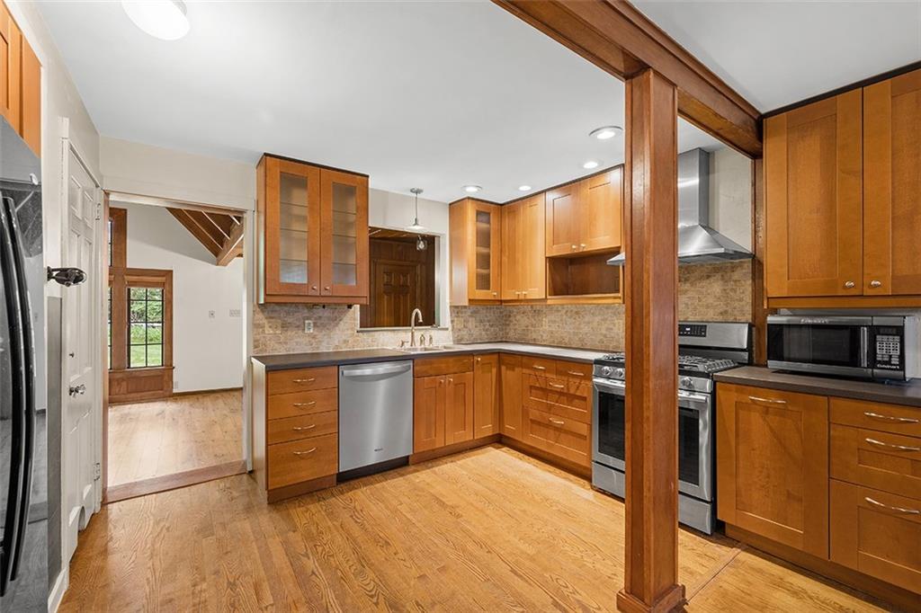4753 Baldwin Manor Road Pittsburgh, PA 15227 - Photo 12 of 39 Gallery Image 12