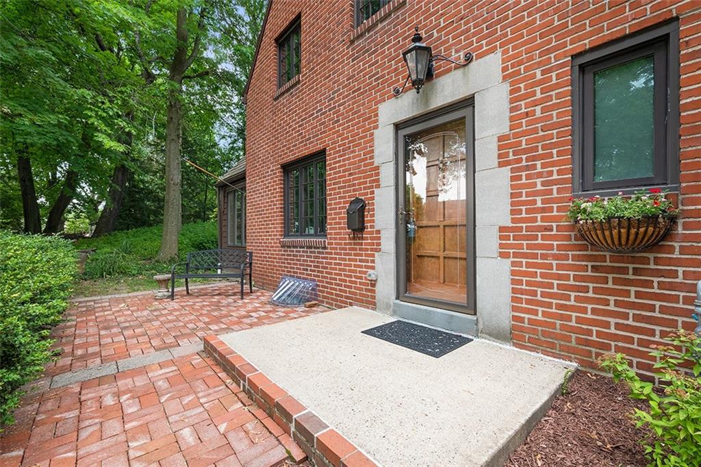4753 Baldwin Manor Road Pittsburgh, PA 15227 - Photo 3 of 39 Gallery Image 3