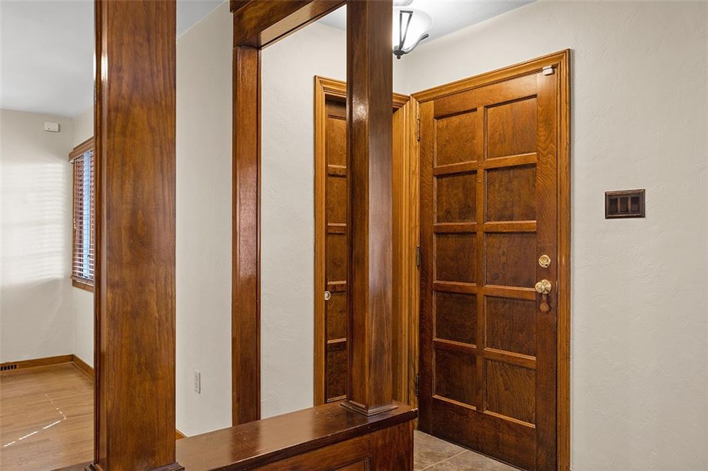 4753 Baldwin Manor Road Pittsburgh, PA 15227 - Photo 4 of 39 Gallery Image 4