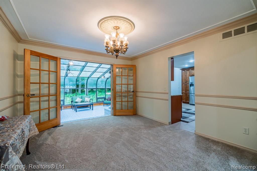 30210 High Valley Road Farmington Hills, MI 48331 - Photo 8 of 40