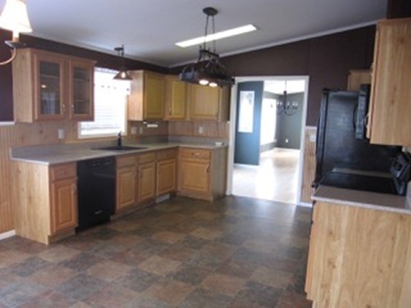 21 Short Street Raynham, MA 02767 - Photo 4 of 29 Gallery Image 4