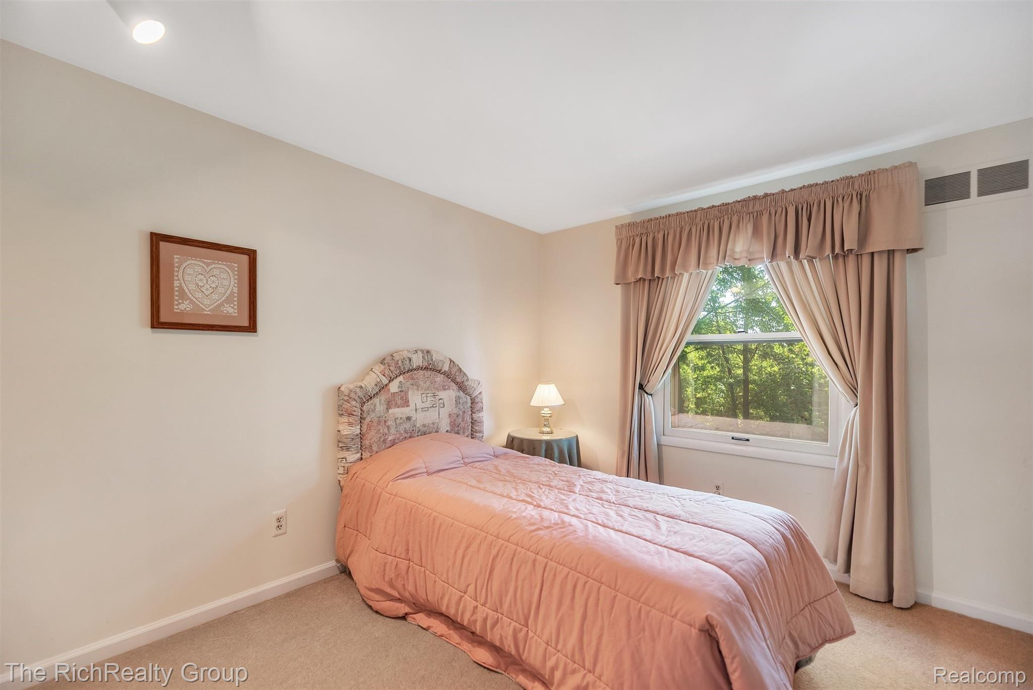 12176 Wildwing Road Plymouth, MI 48170 - Photo 19 of 33 28-12176-Wildwing-Rd-WindowStill-Re.jpg