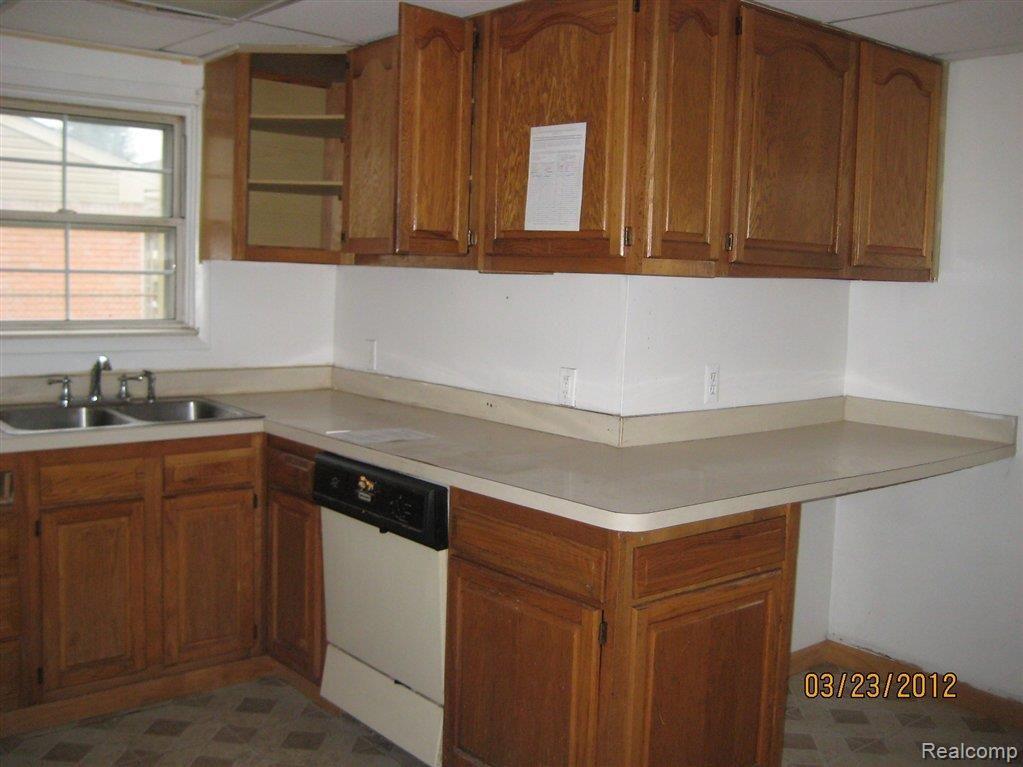 3943 Farnum Inkster, MI 48141 - Photo 3 of 15 IMG_8347.JPG