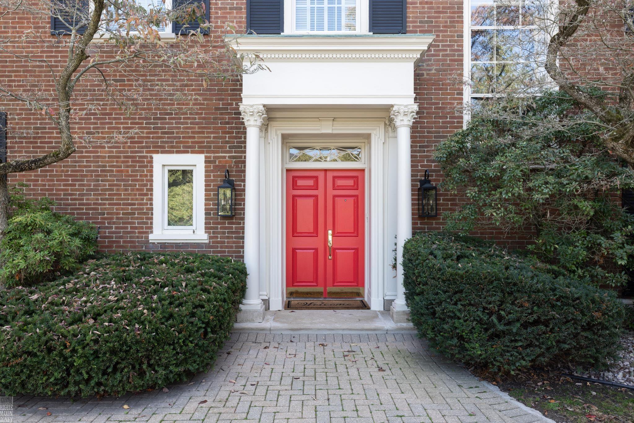 105 Lake Shore Road Grosse Pointe Farms, MI 48236 - Photo 2 of 34