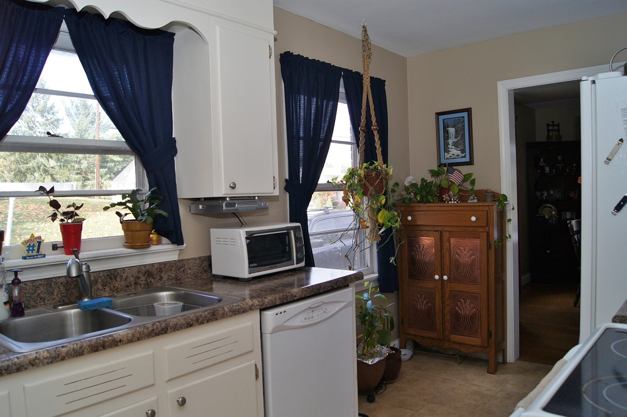 323 Newtown Road Shawsville, VA 24162 - Photo 6 of 16 Kitchen 2