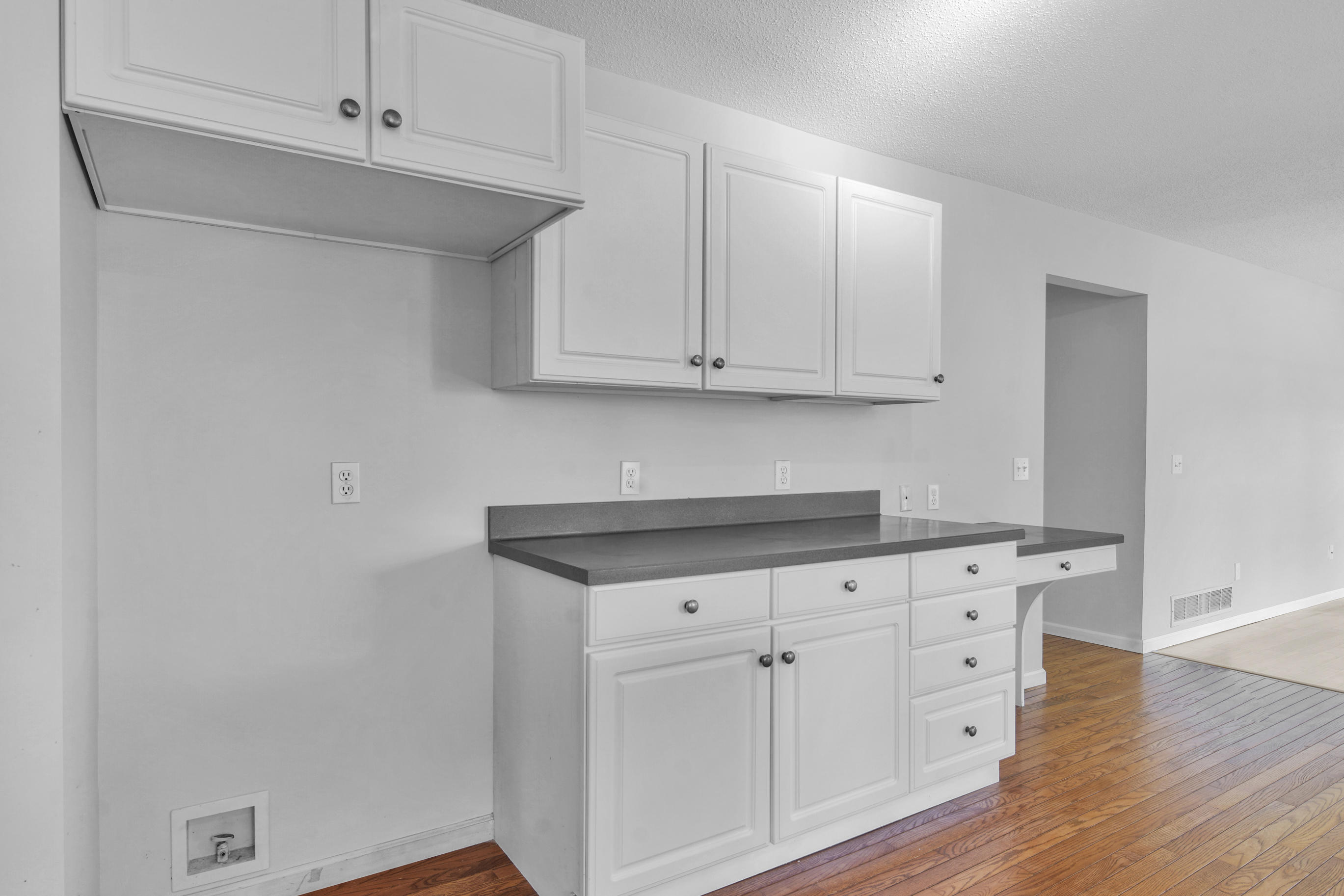 7099 Dorval Road Kalamazoo, MI 49009 - Photo 8 of 41 JSP08221_2_3