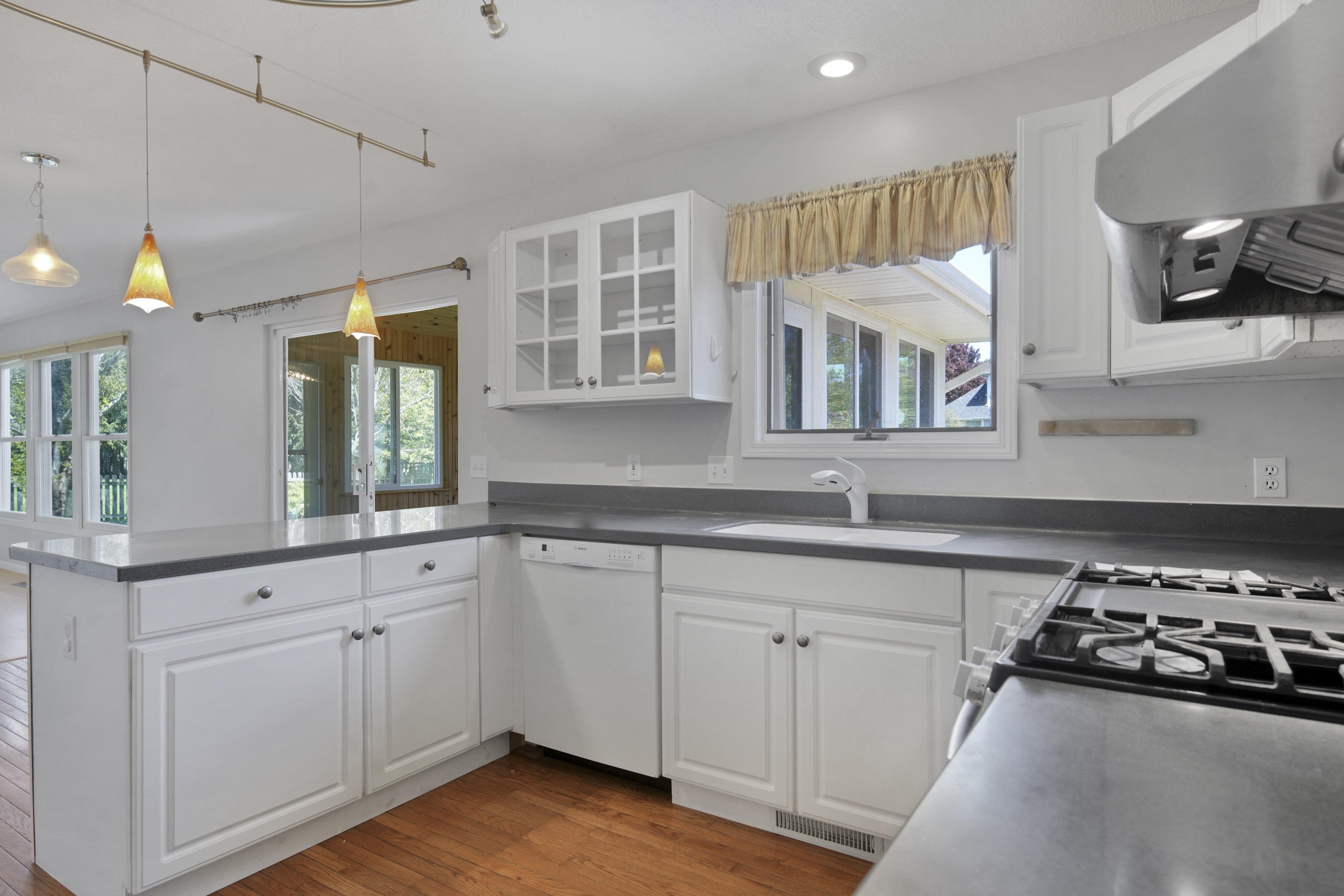 7099 Dorval Road Kalamazoo, MI 49009 - Photo 9 of 41 JSP08215_6_8