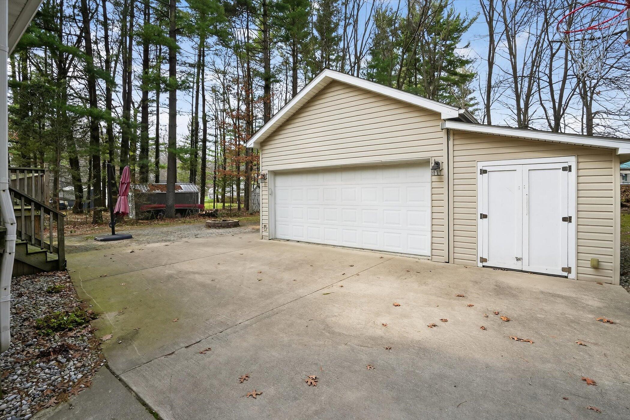 11531 Rutan Circle Jerome, MI 49249 - Photo 43 of 56 46-11531 Rutan Cir Jerome-Windowstill