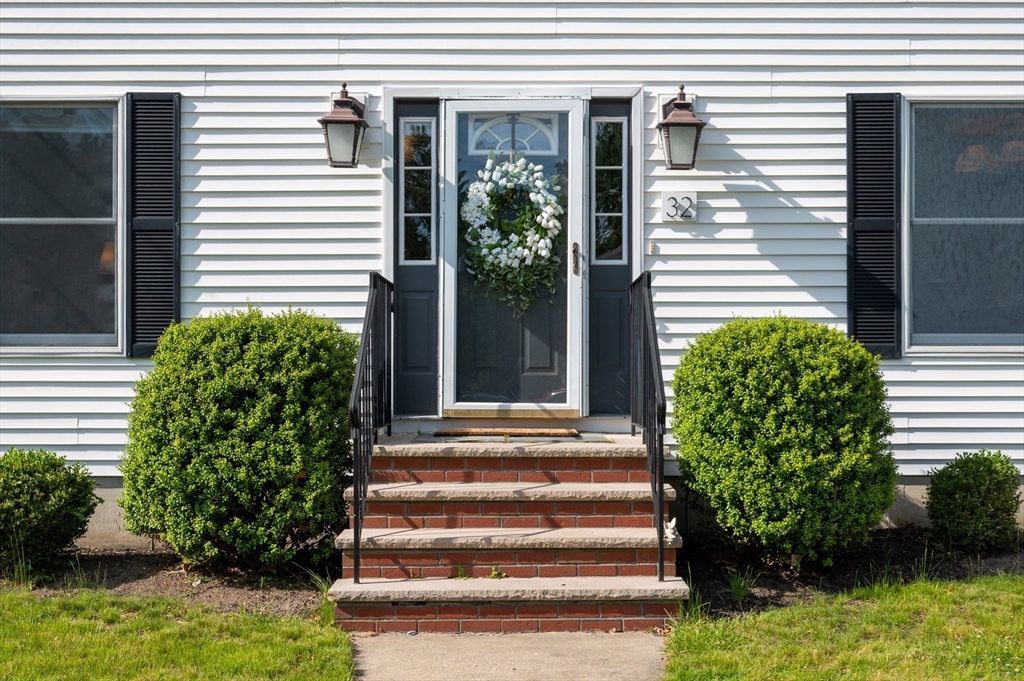32 Iverson Road Beverly, MA 01915 - Photo 3 of 37 Gallery Image 3
