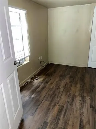 $950 | 1000 Chihuahua Street, Unit B, Lockhart, TX 78644