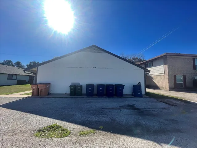 $800 | 2609 Ektom Drive, Unit A, Austin, TX 78745