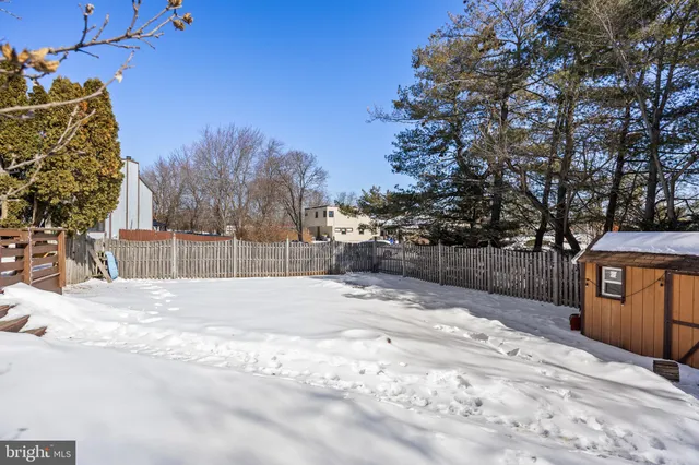 a picture of a bench in a white building