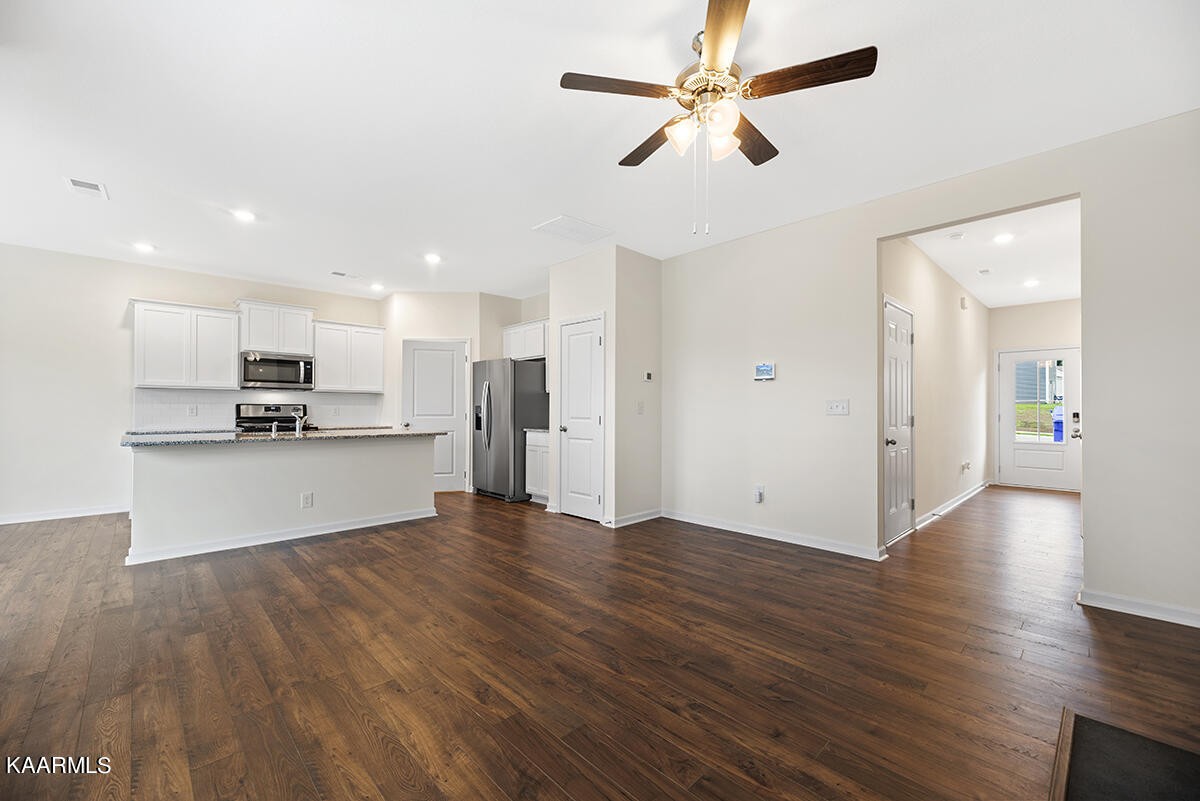 204 Ibis Loop Oak Ridge, TN 37830 - Photo 2 of 24 Gallery Image 2