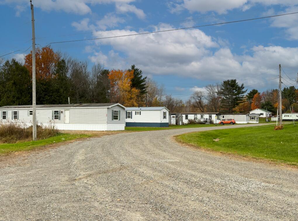 714 Hinckley Road Clinton, ME 04927 - Photo 4 of 9 4