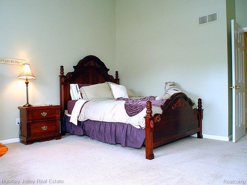 2139 Timber Ridge Court Highland, MI 48357 - Photo 12 of 16 Bedroom 3