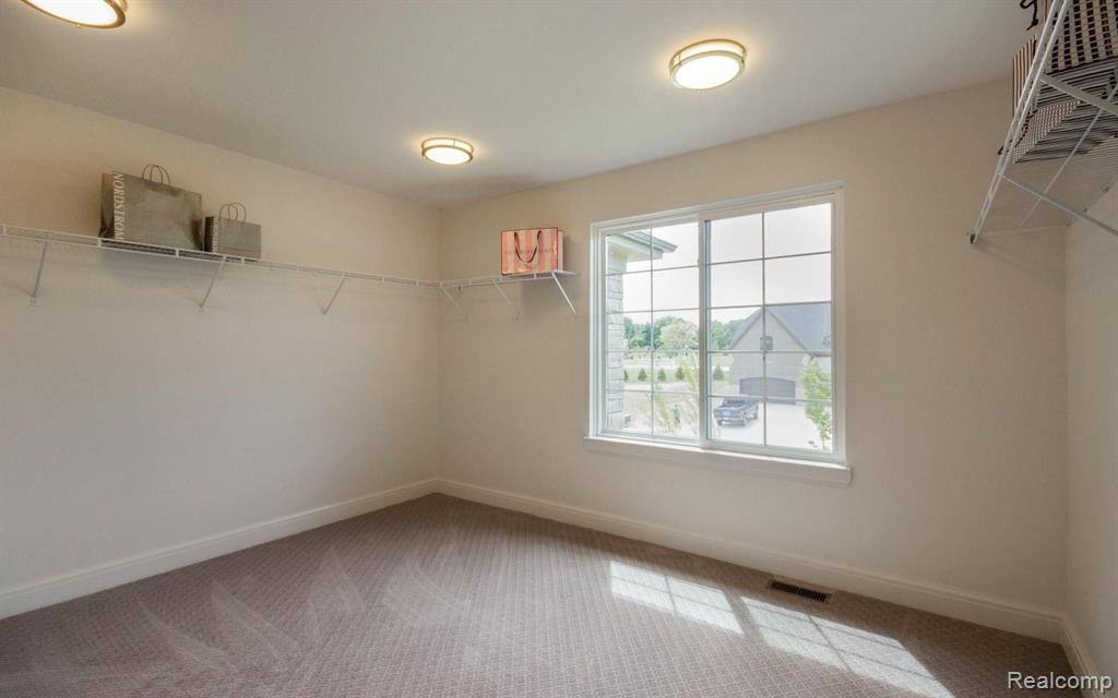 1705 Traceky Rochester, MI 48306 - Photo 28 of 39