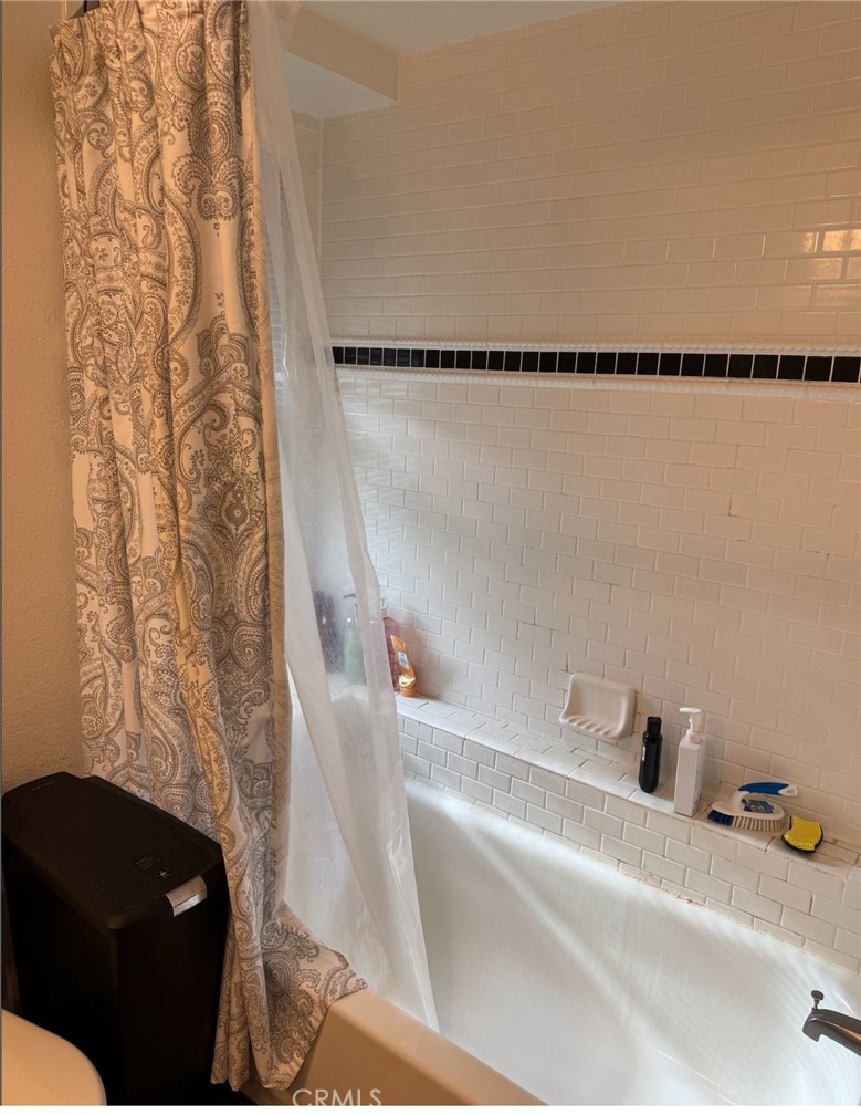 253 Oyster Pond Road Alameda, CA 94502 - Photo 4 of 5