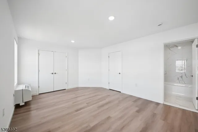 $2,350 | 369 18th Avenue, Unit 301, Newark, NJ 07108