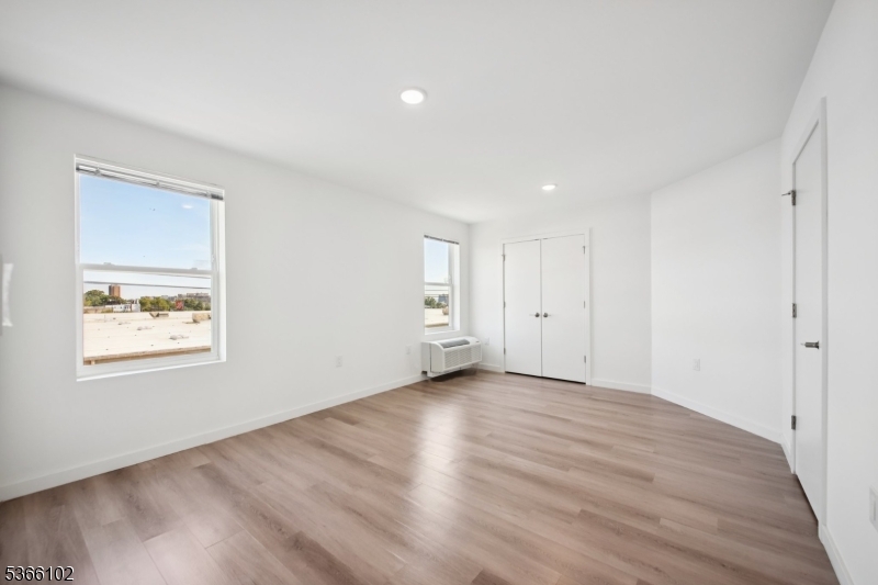 369 18th Avenue, Unit 301 Newark, NJ 07108 - Photo 8 of 17