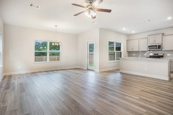 $292,900 | 4306 West Bayou Maison Circle, Dickinson, TX 77539