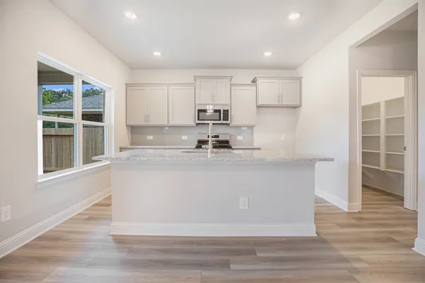 $292,900 | 4306 West Bayou Maison Circle, Dickinson, TX 77539