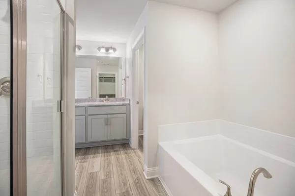 $292,900 | 4306 West Bayou Maison Circle, Dickinson, TX 77539