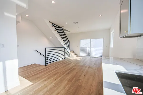 $3,574 | 11443 1/2 Hatteras Street, North Hollywood, CA 91601