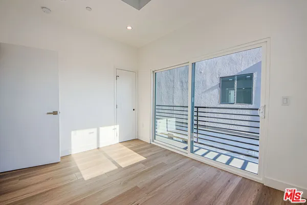 $3,574 | 11443 1/2 Hatteras Street, North Hollywood, CA 91601