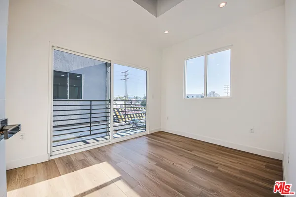 $3,574 | 11443 1/2 Hatteras Street, North Hollywood, CA 91601