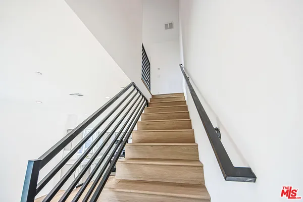 $3,574 | 11443 1/2 Hatteras Street, North Hollywood, CA 91601