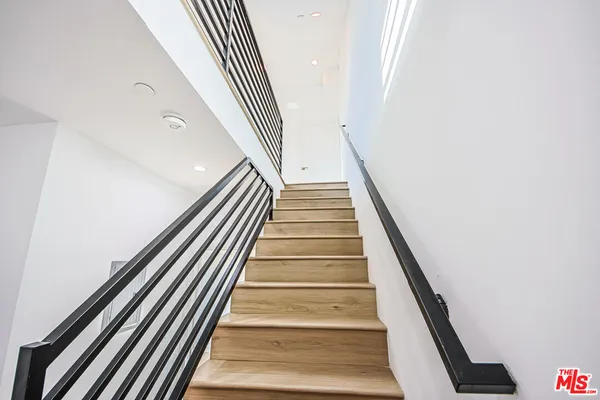 $3,574 | 11443 1/2 Hatteras Street, North Hollywood, CA 91601