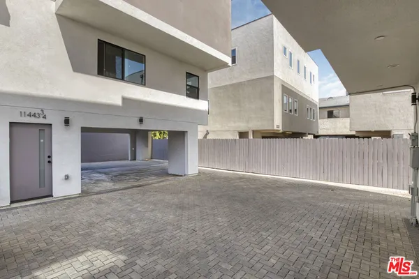 $3,574 | 11443 1/2 Hatteras Street, North Hollywood, CA 91601