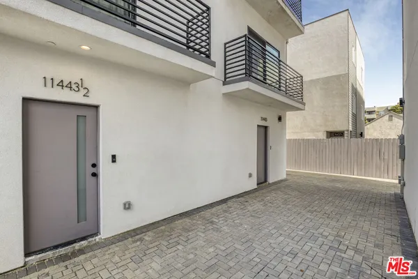 $3,574 | 11443 1/2 Hatteras Street, North Hollywood, CA 91601